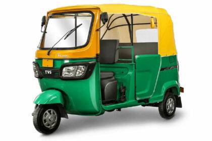 Auto rickshaw driver will enjoy the cooler in the auto