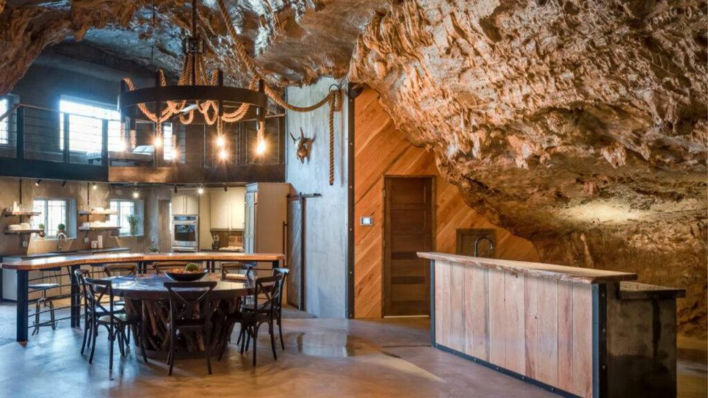 Restaurant built in lions cave