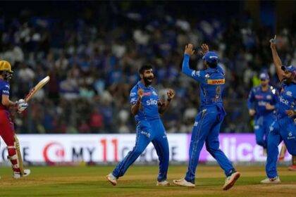 Bumrah ne kiya out